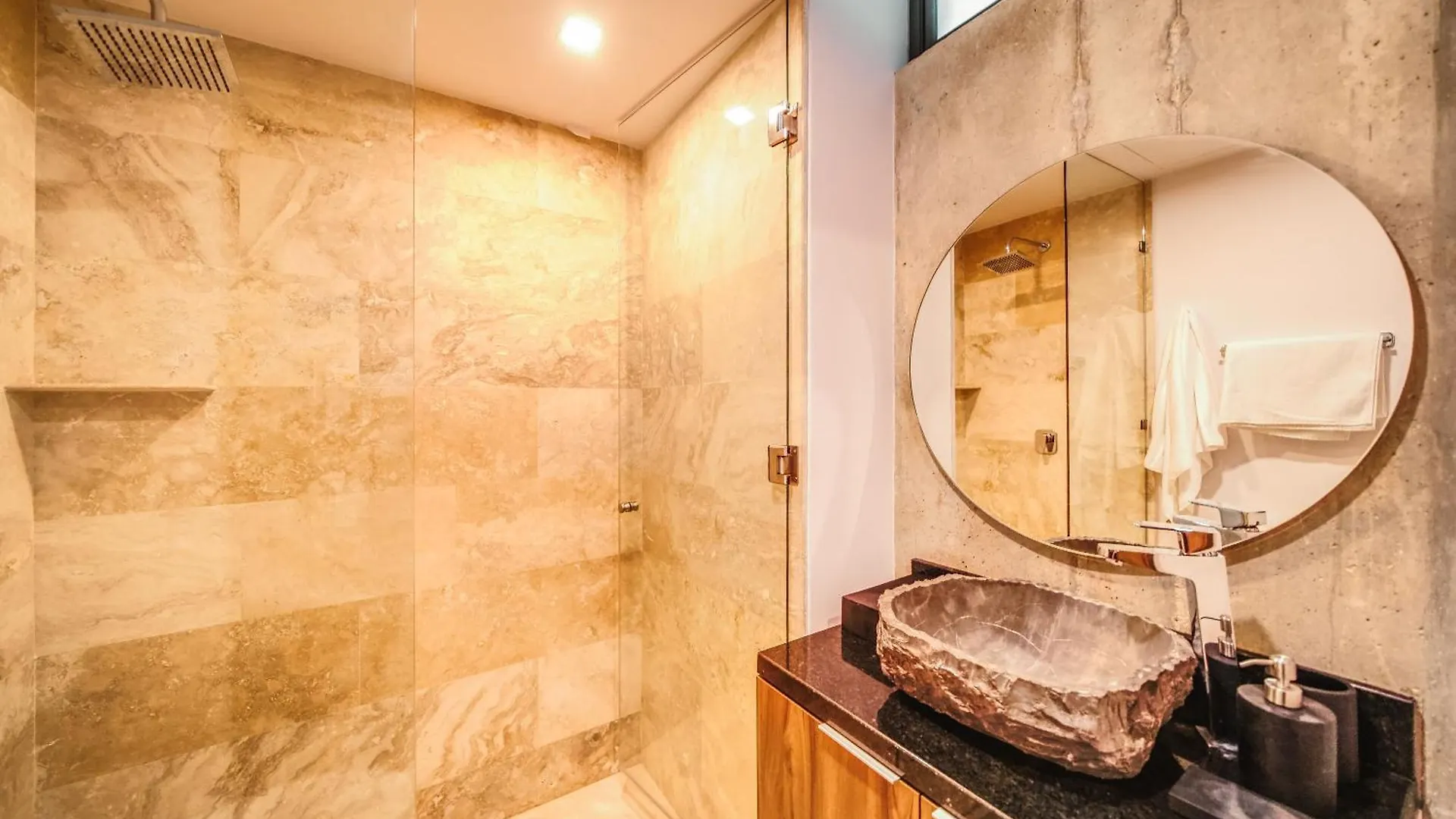 Waterworld 2Br On Cenote Pools And Gym Beach Club تولوم